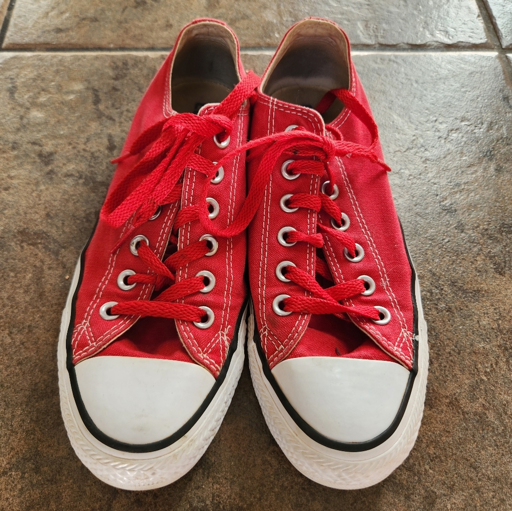 Red Converse All Stars Womens 8 Mens 6